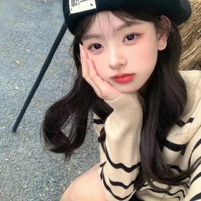 书桌旁的下午